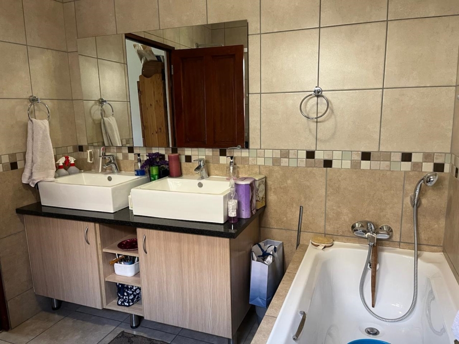 2 Bedroom Property for Sale in Helicon Heights Free State